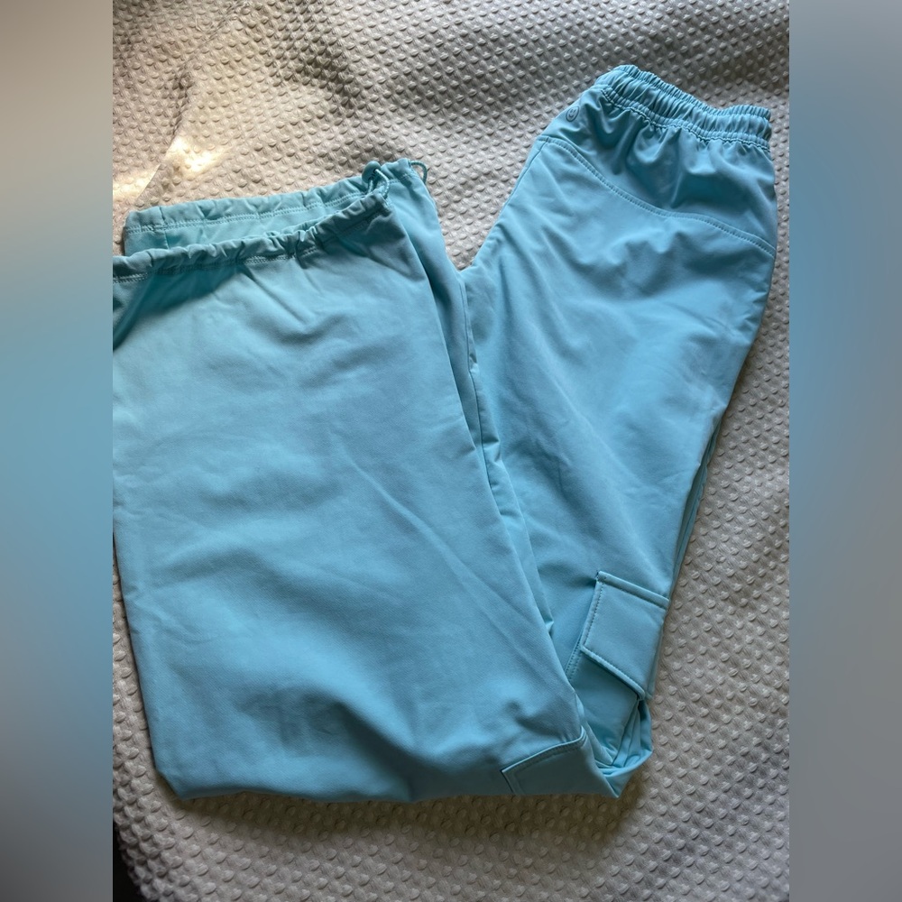 Gilly Hicks Active Fleece-Lined
Cargo Pants - Picture 8 of 10